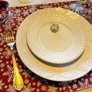 Mantel individual estrellas granate y beige