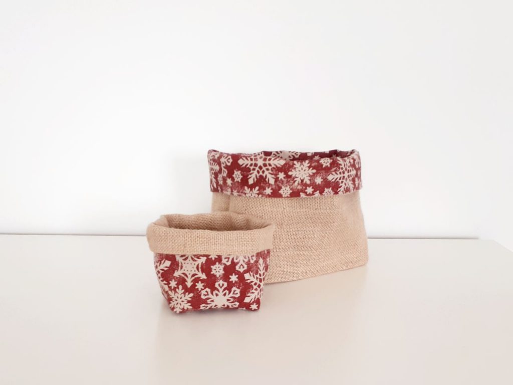 Cestas navideñas granates