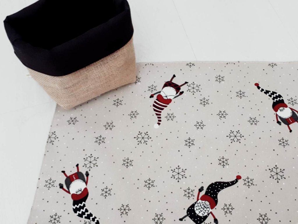 Mantel individual estrellas gris y gnomos