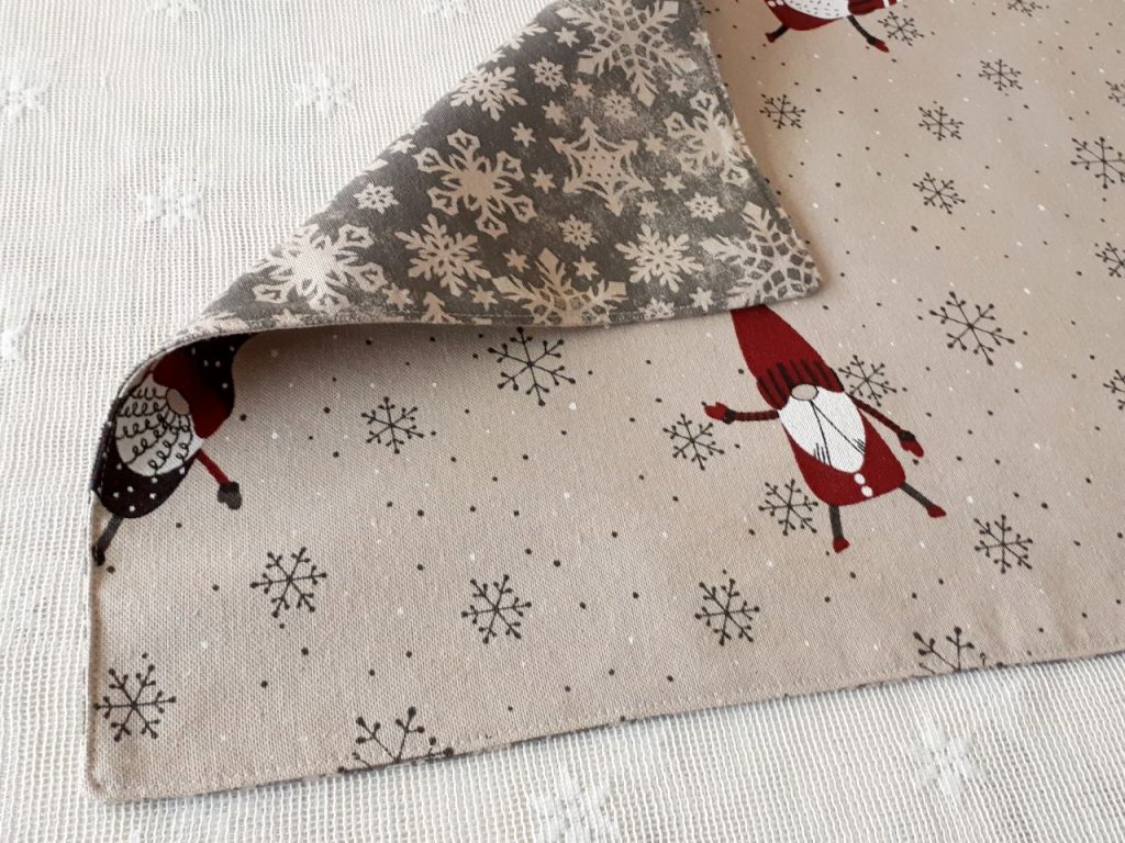 Mantel individual estrellas gris y gnomos